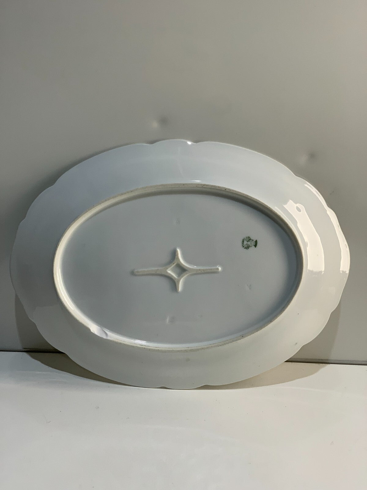 Porcelain platter, Thun'sche Klosterie Vienna Austria