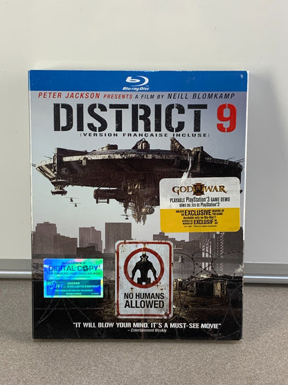 District 9 (Blu-Ray + DVD Disc, 2009, 2-Disc Set, With Slipcover)