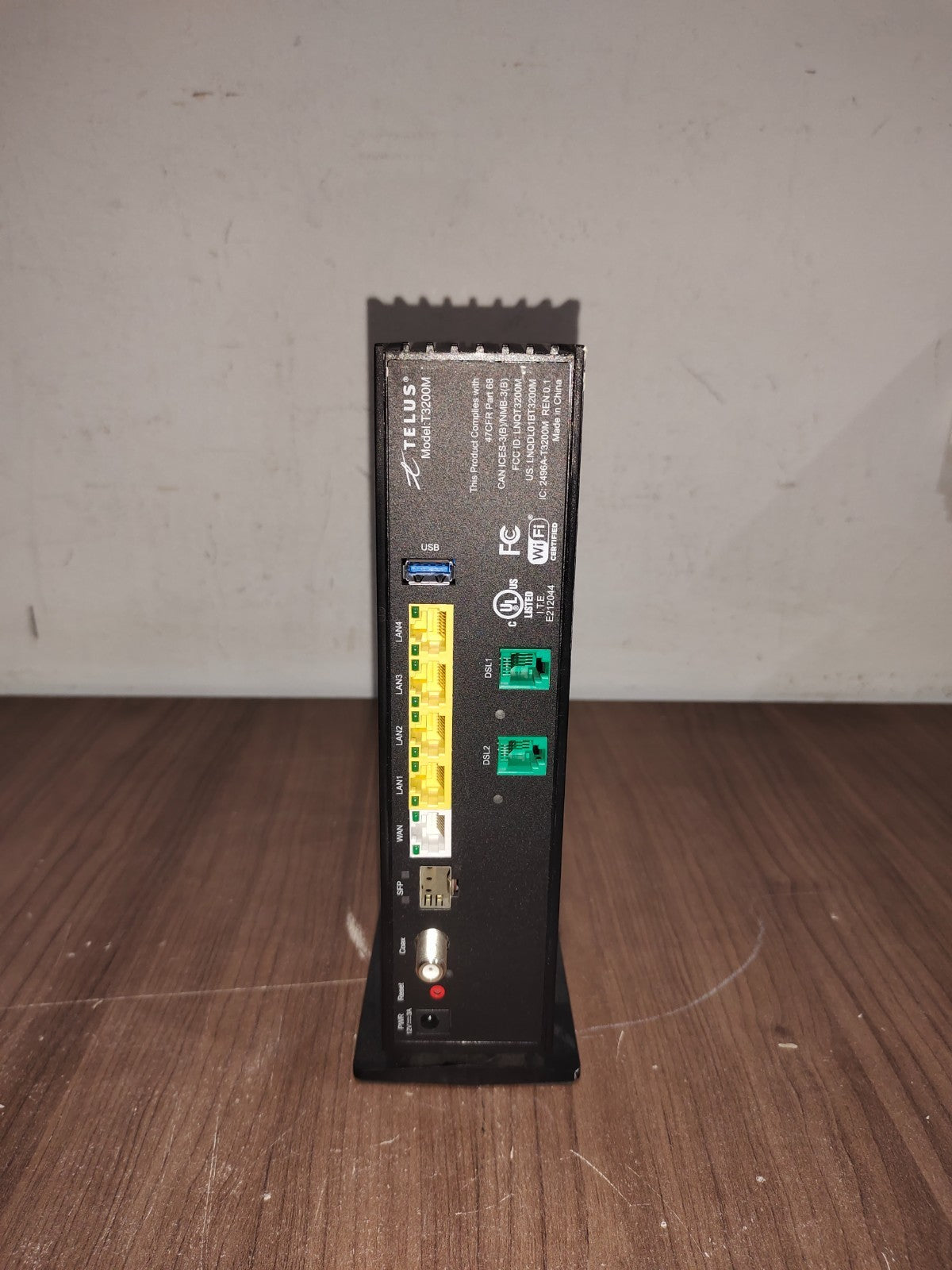 TELUS Model - T3200M - WIRELESS GATEWAY MODEM ROUTER