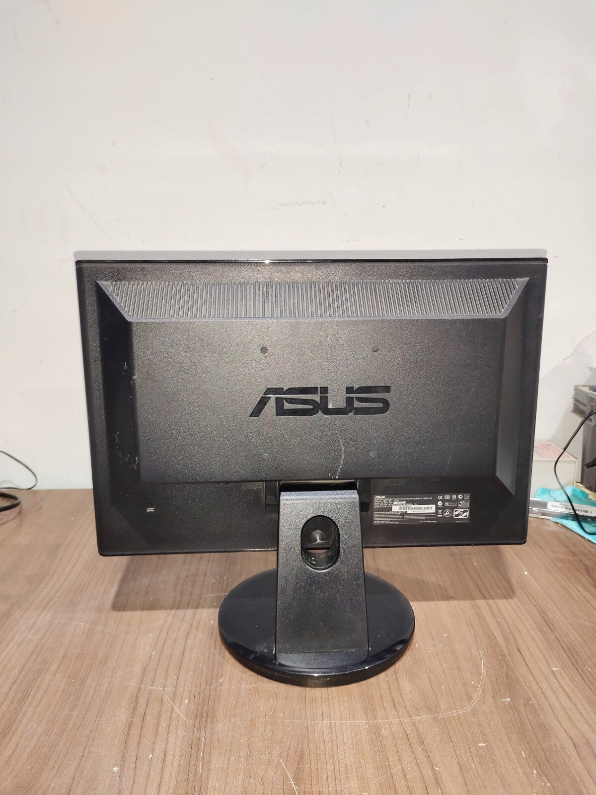 ASUS VH197 18.5" Widescreen LED Backlit VGA Monitor