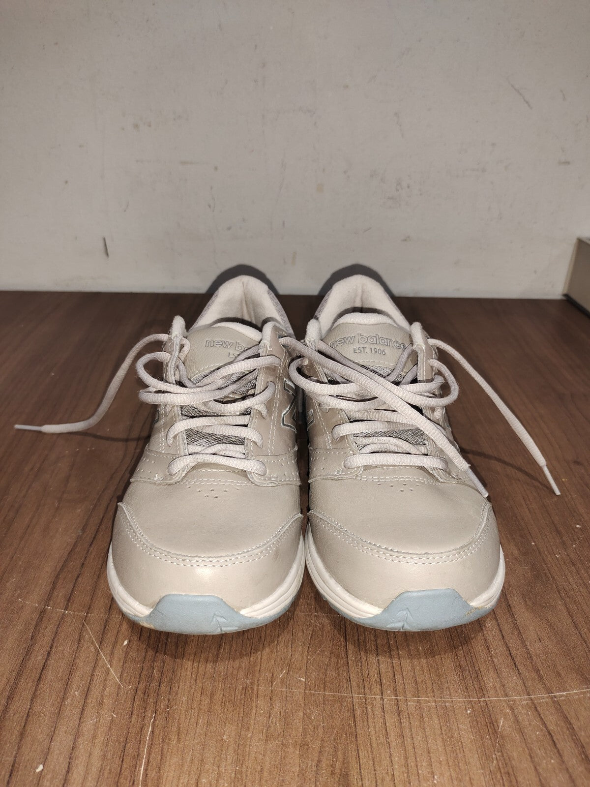 New Balance Womens 928 White Beige Walking Sneakers Shoes - Size US - 8