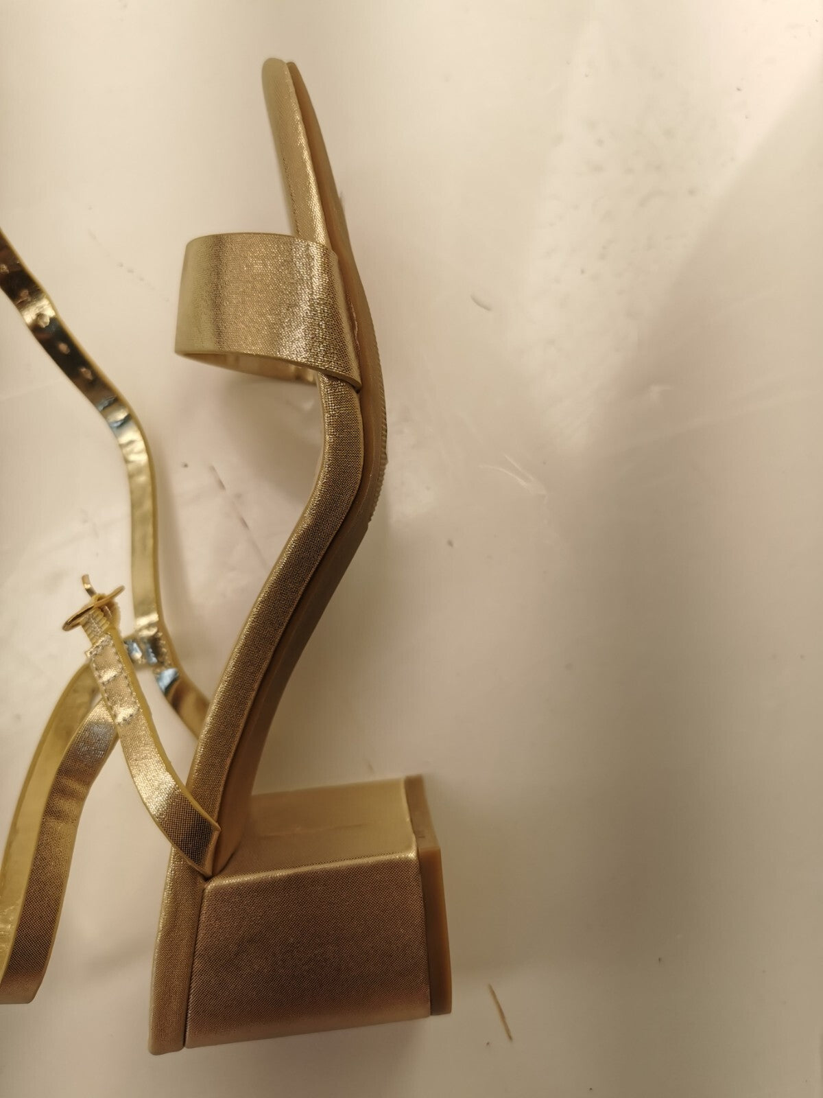 DB studio Ven Style Cinde Mchampagne