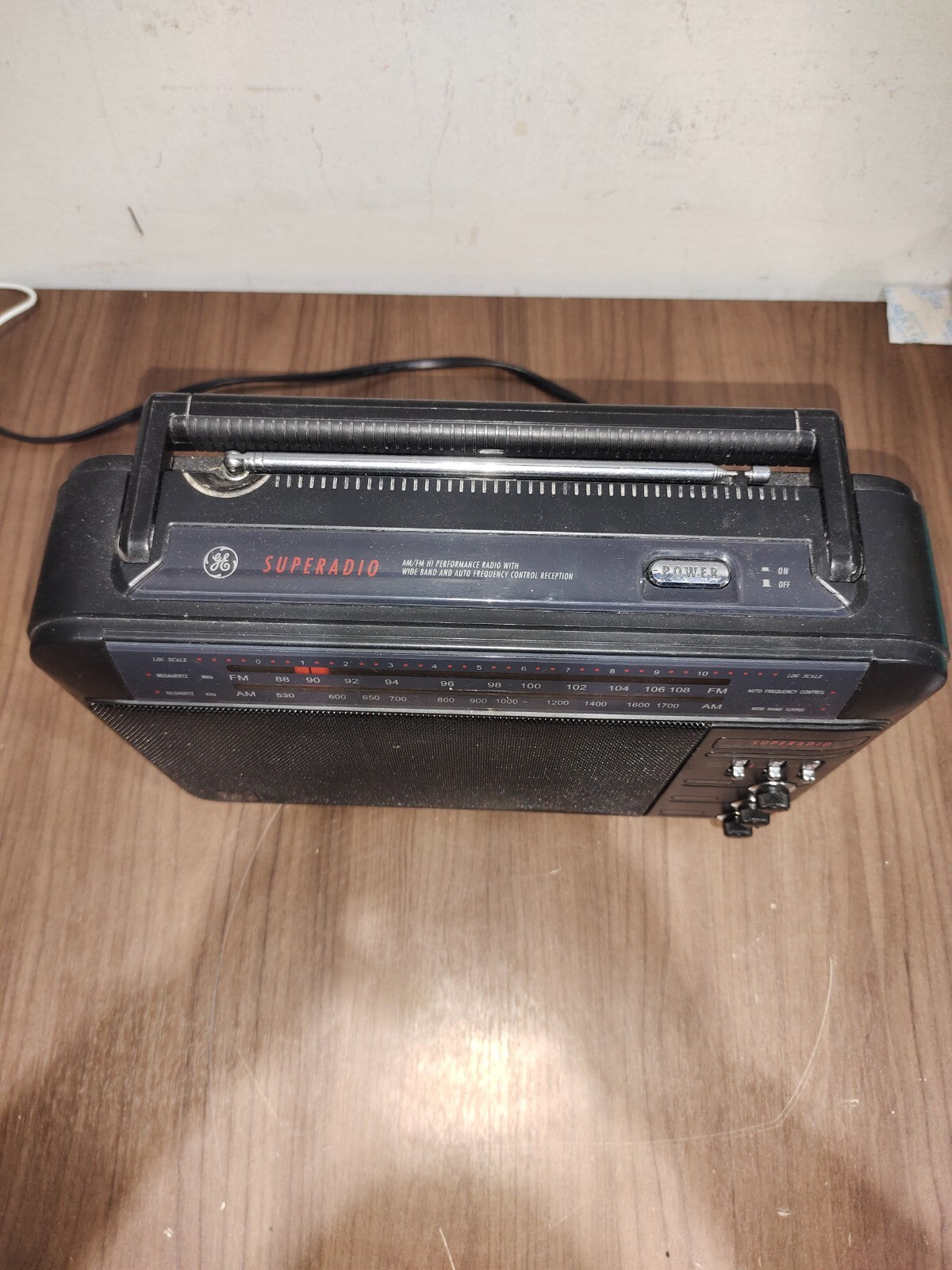 Vintage GE Superadio Model # 7-2887B