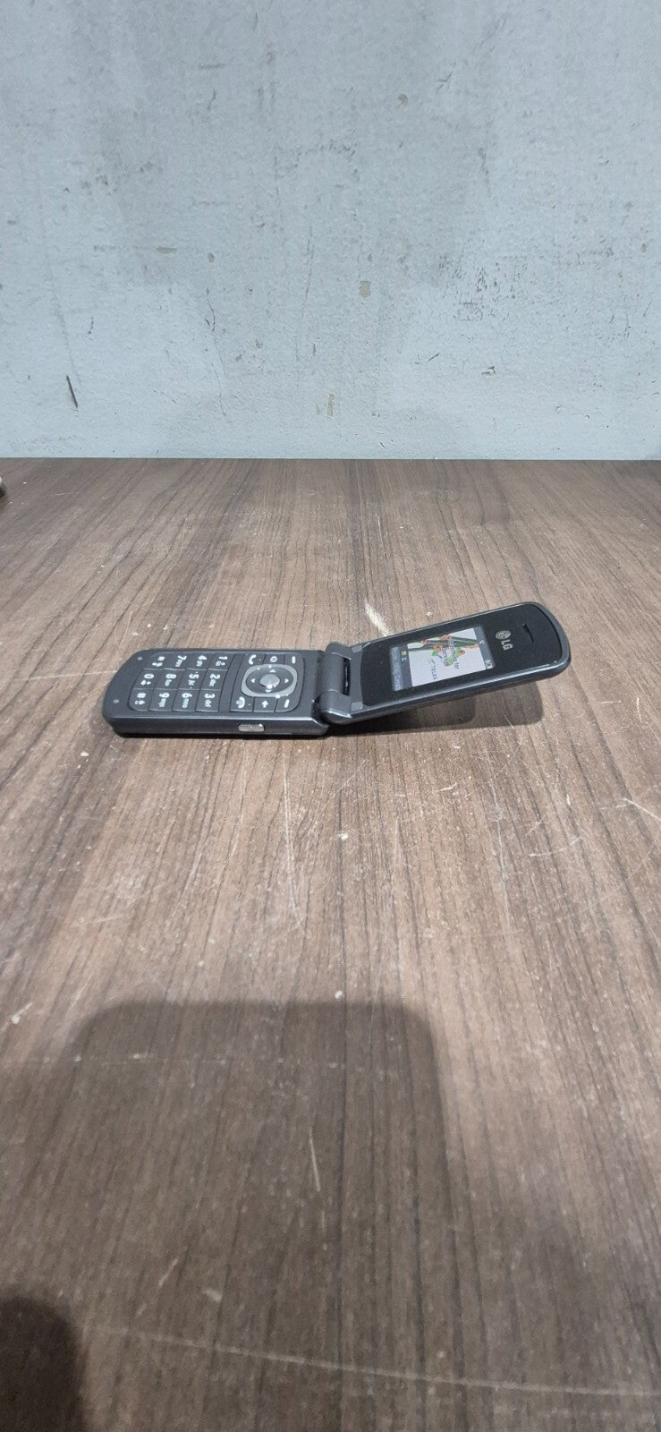 LG VX5500 - Black and Gray (Verizon) Cellular Flip Phone
