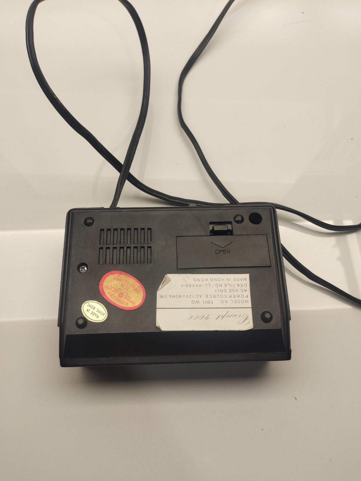 Vintage Concept 2000 AM/FM Alarm Electric clock