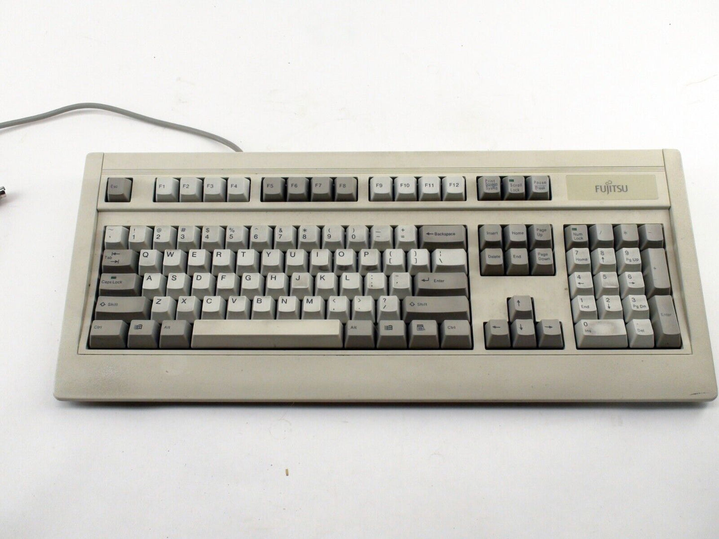 Vintage Fujitsu Keyboard Model FKB-4725 - Classic Typing Experience Revived