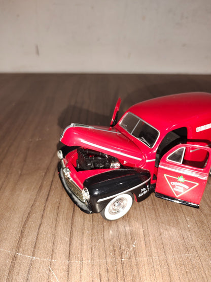 Canadian Tire Die-Cast MIB Liberty Classics 1947 Ford Van Employee Edition