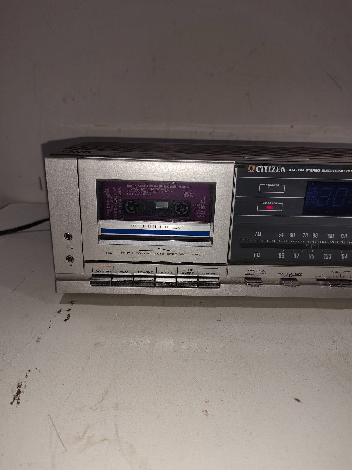 Vintage Citizen AM/FM Stereo Cassette Clock Radio model JCR 877