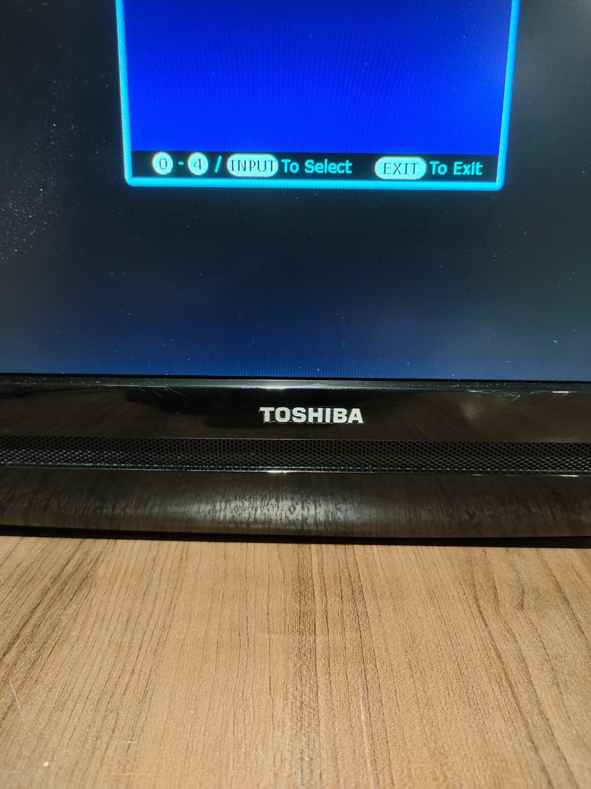 Toshiba 19AV500U 19" 720p Flatscreen LCD TV