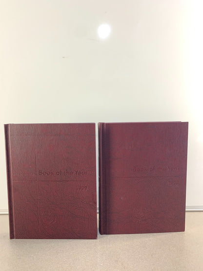 Vintage Encyclopedia Britannica Book Year Lot Set Of 2 - 1998 & 1999