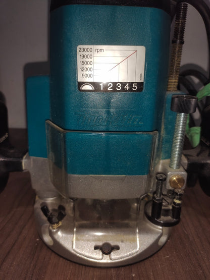 MAKITA 3612C Plunge Router 3-1/4 H.P. 115 Volt 9000-23000 RPM