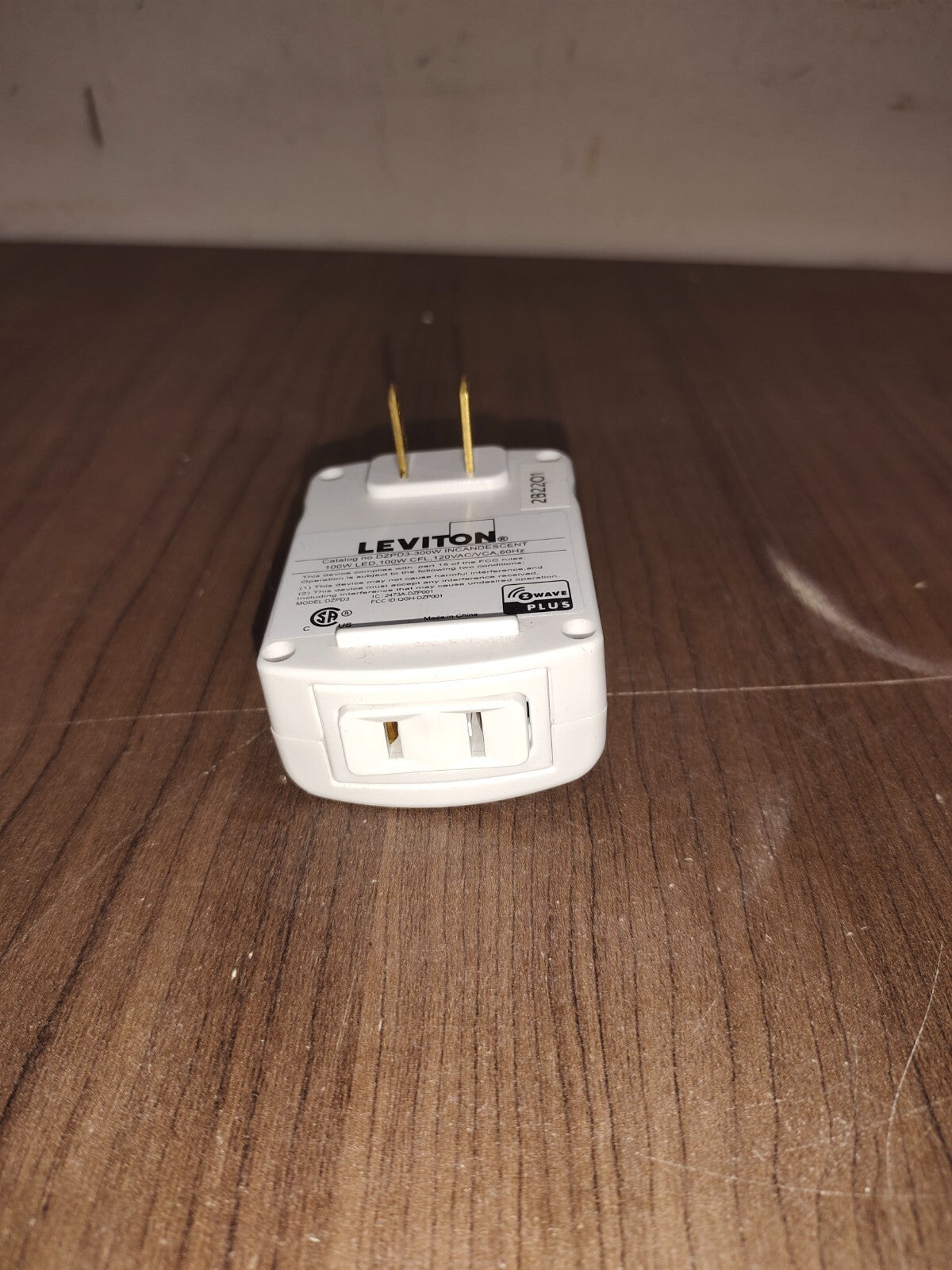 DZPD3-2BW Decora Smart Plug-in Dimmer with Z-Wave Technology, White