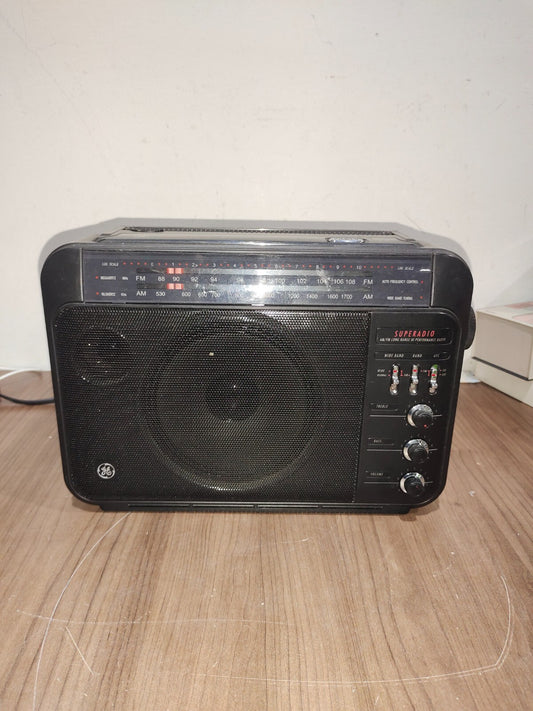 Vintage GE Superadio Model # 7-2887B