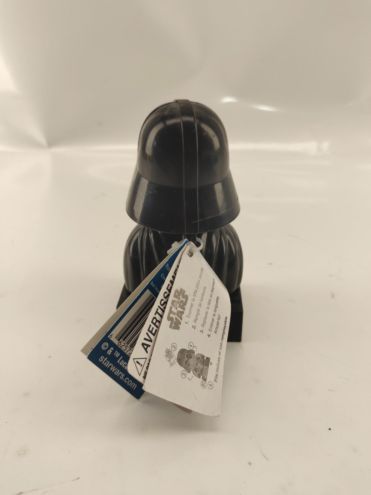 GALERIE: Star Wars - LFL & TM Darth Vader Candy Dispenser - With Sound 5 Inch
