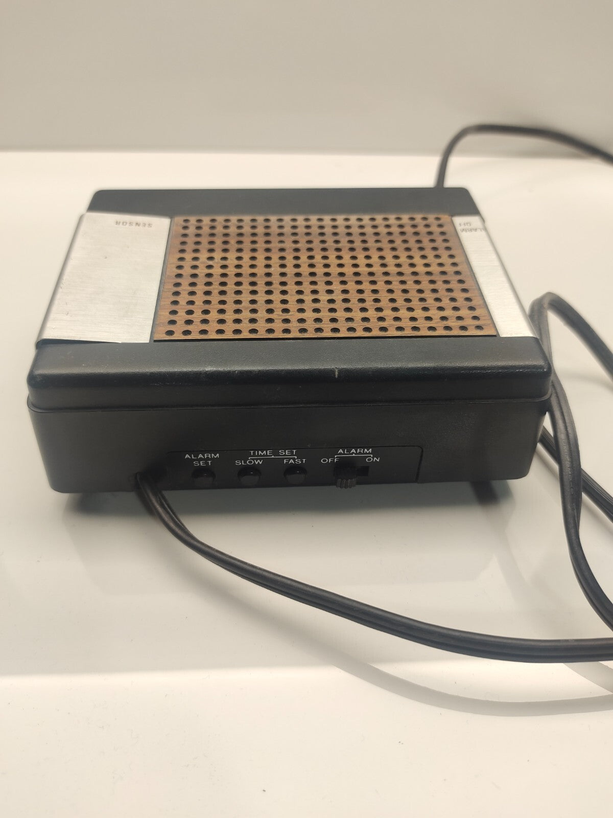 Vintage Concept 2000 AM/FM Alarm Electric clock