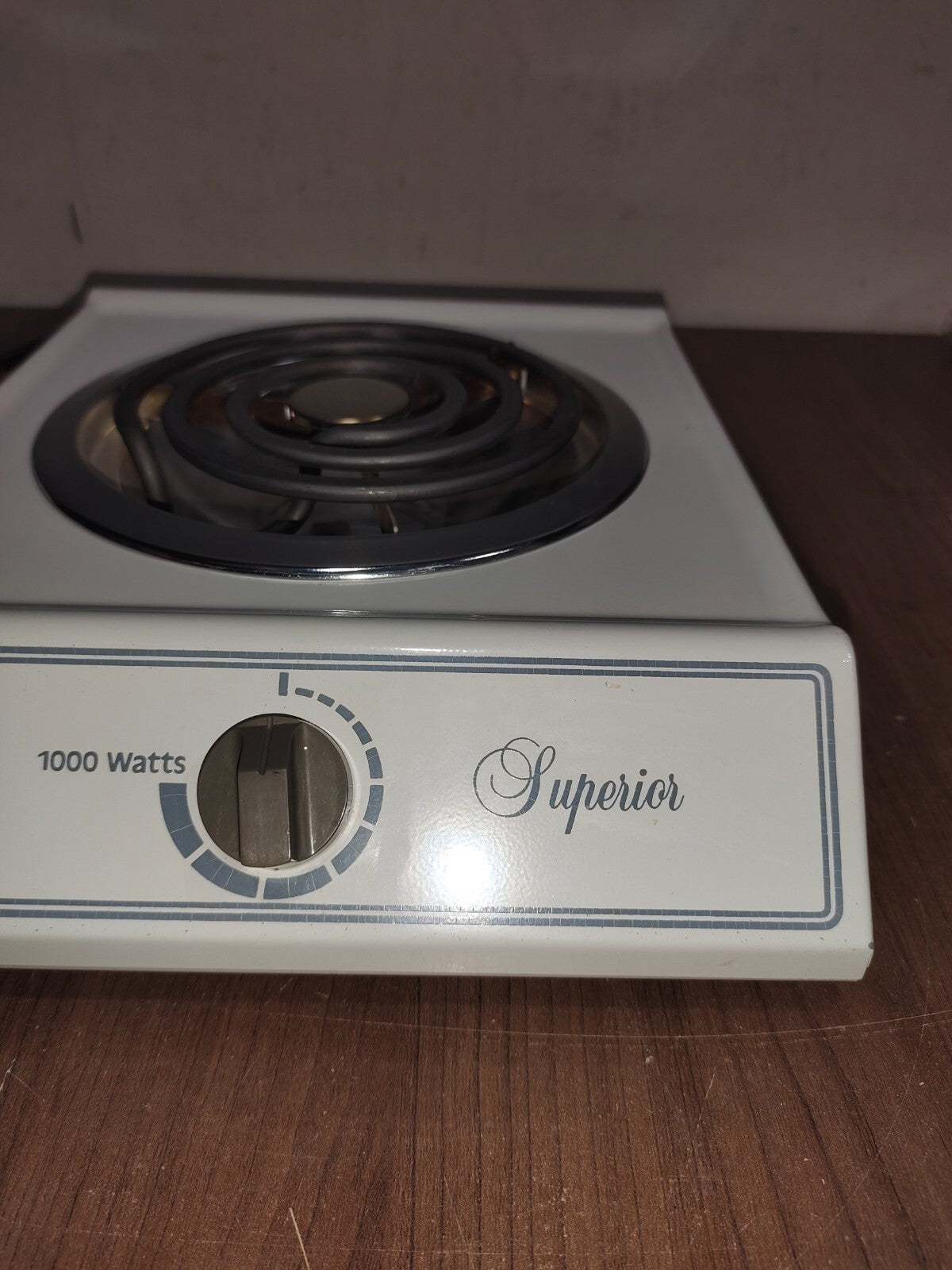 Easy-Clean Single Burner with 1000 Watt Power & Adjustable Temperature Settings