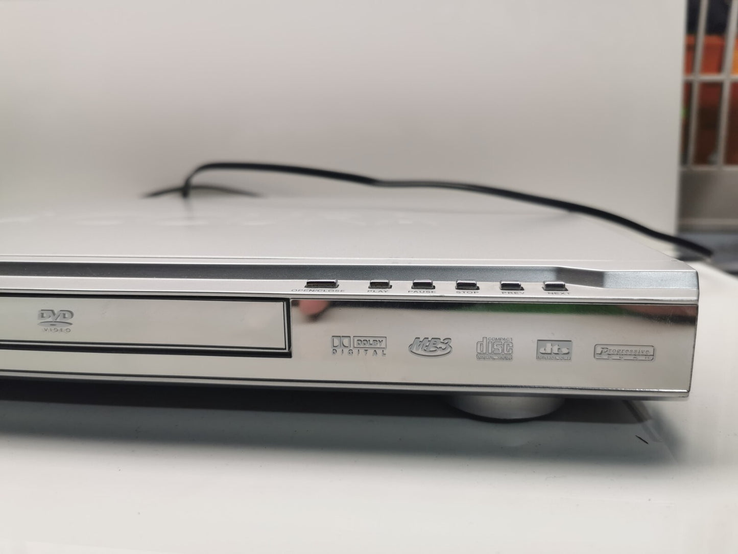 Accura super slim DVD player