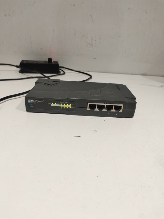 SMC Barricade SMC7004ABR 4 Port 10/100 Mbps Broadband Router