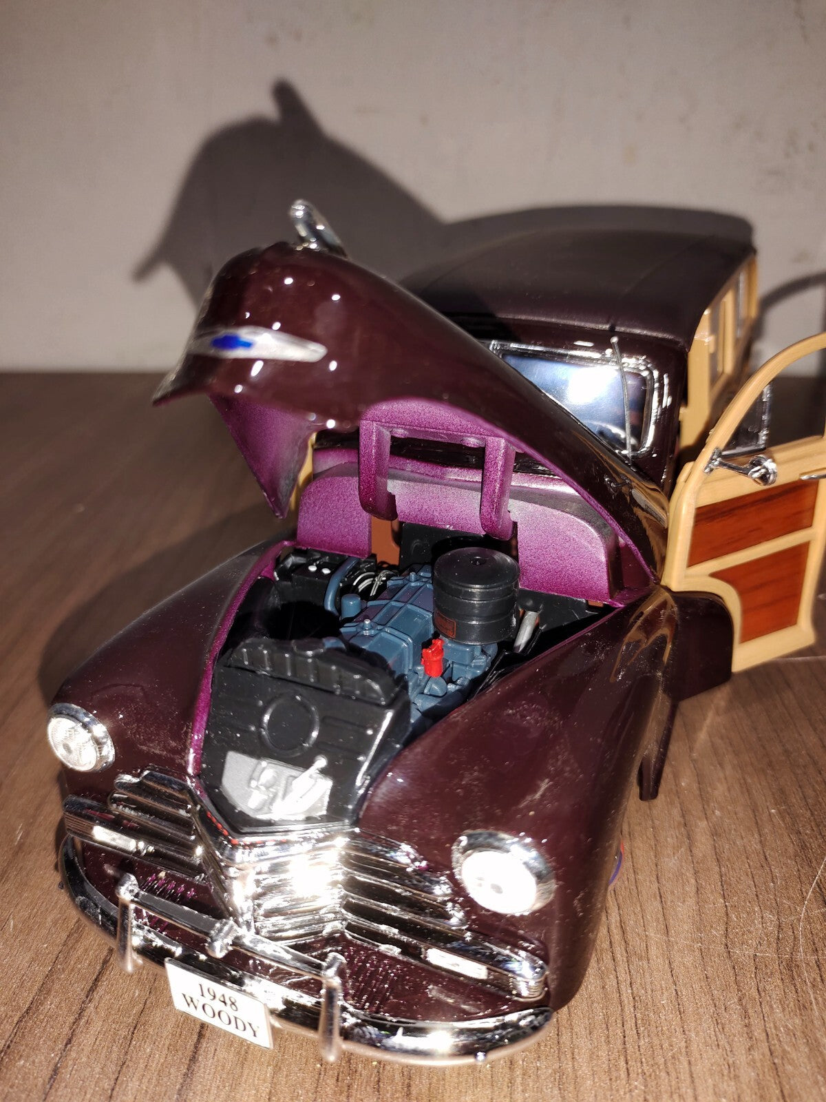 MAISTO 1948 CHEVY FLEET MASTER BROWN (WOODY) Special Edition  1:18 SCALE DIECAST
