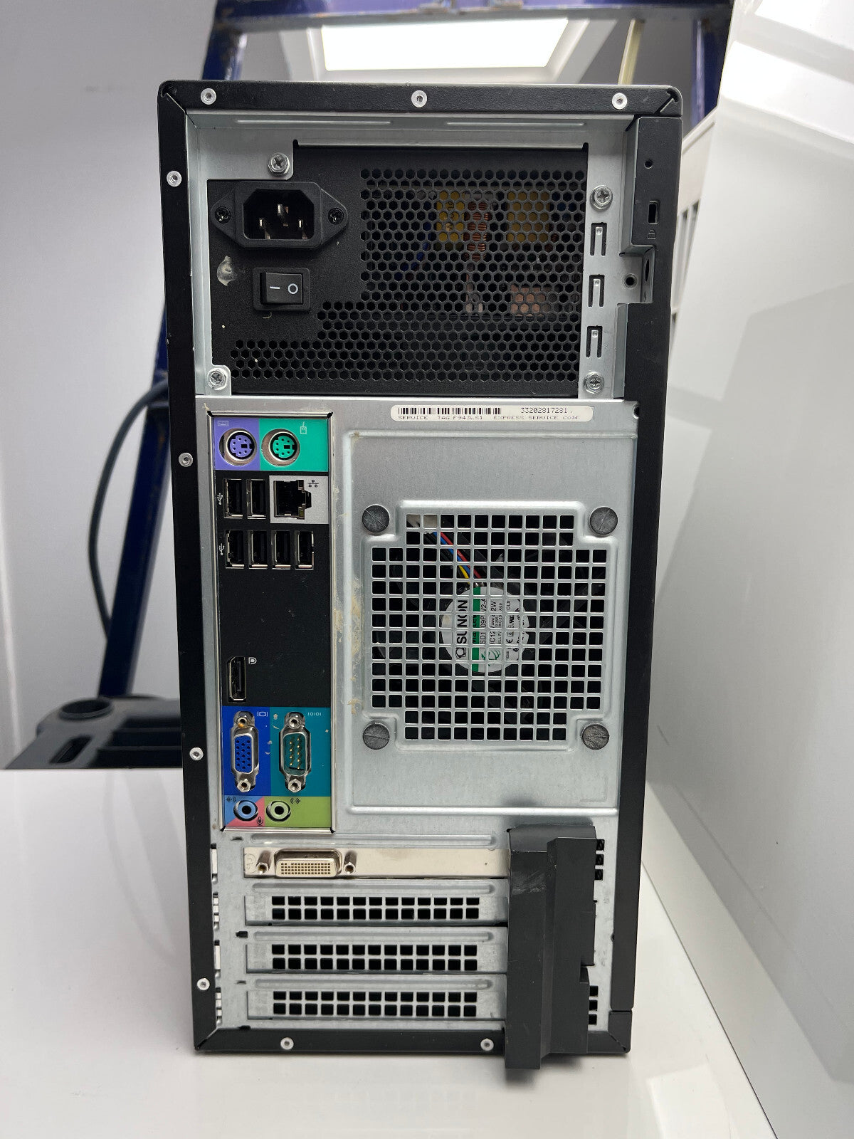 Dell Optiplex 990 i5 2400 @ 3.10 GHz Radeon HD6350 2GB RAM 500GB HDD Windows 10