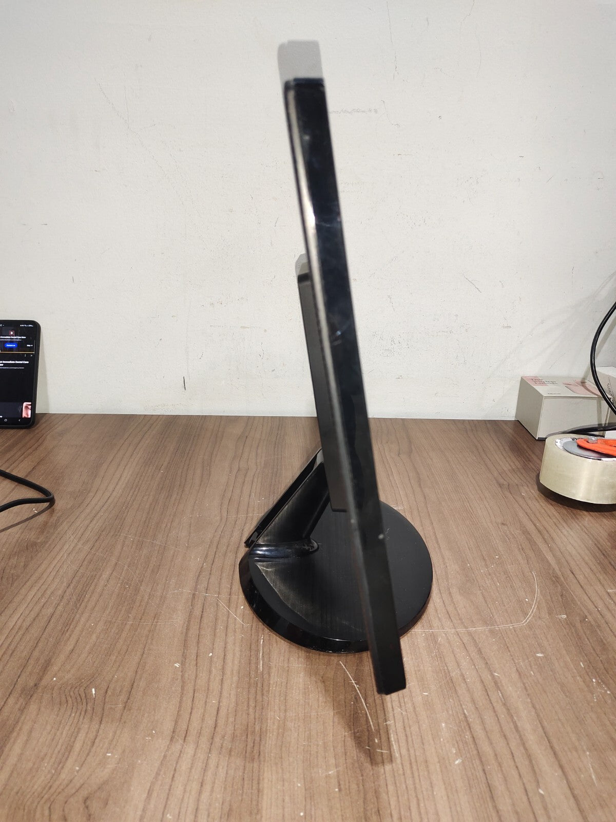 LG Flatron 22 inch Class Slim IPS LED Widescreen Monitor - 22EA53T-P