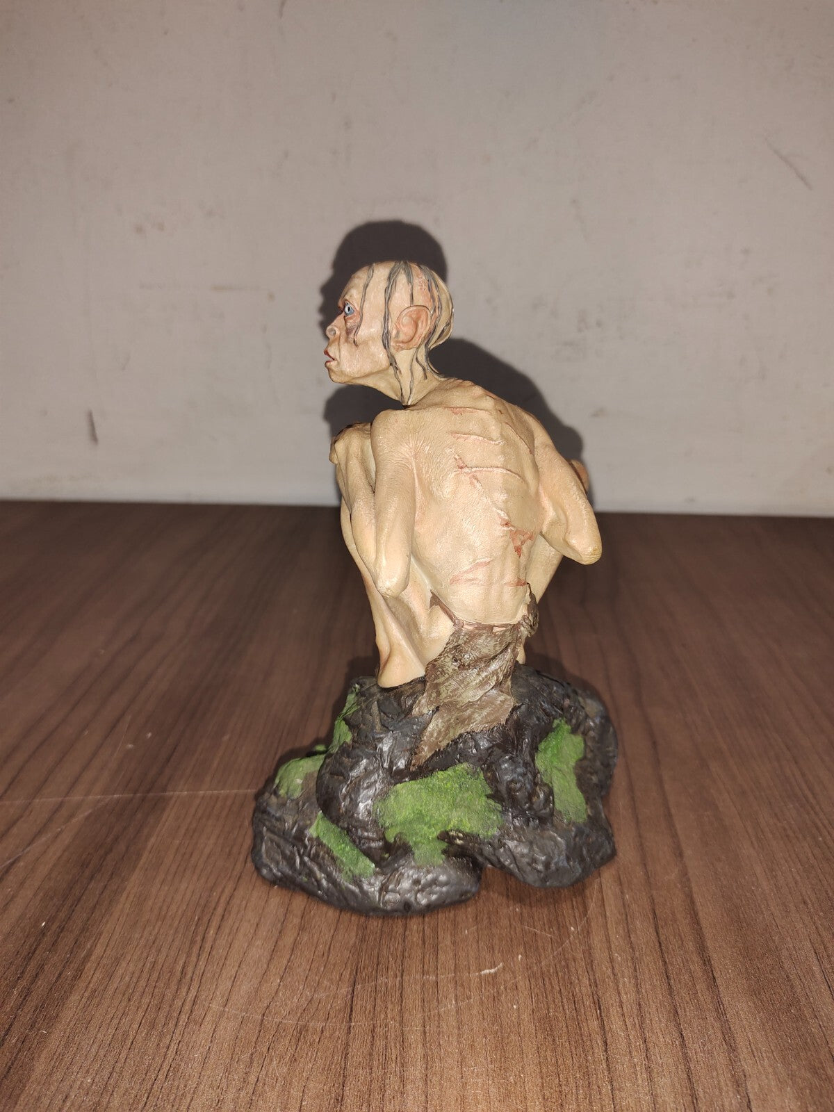 Lord of the Rings The Two Towers Smeagol Gollum Figurine Statue Collectible 7"