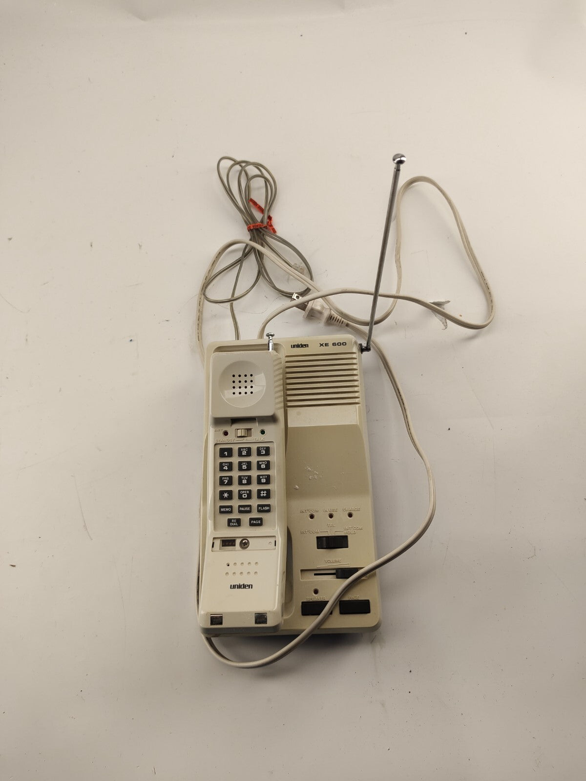 Uniden XE 600 Long Range Tone and Pulse Dialing Cordless Telephone