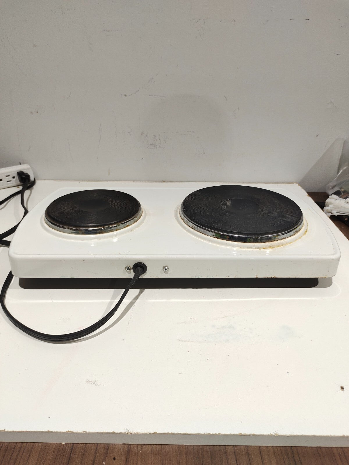 Salton 2 burner Hot Plate - Model HP-20