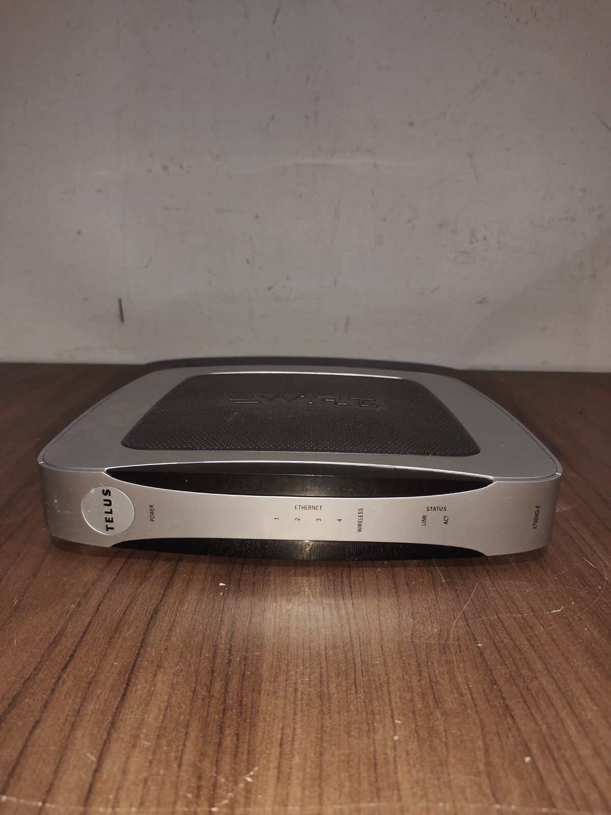 2Wire 2700HG-E 4-Port 10/100 Wireless G Router - 2700HG-E