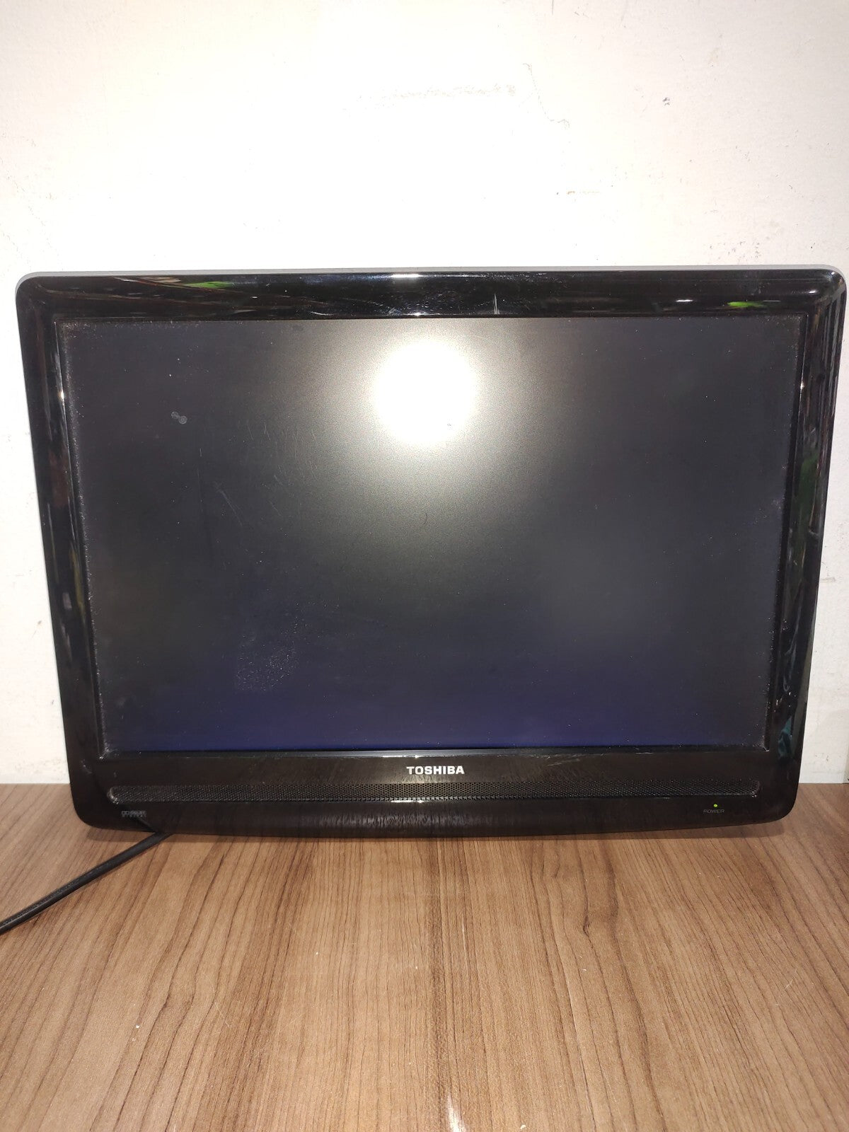 Toshiba 19AV500U 19" 720p Flatscreen LCD TV