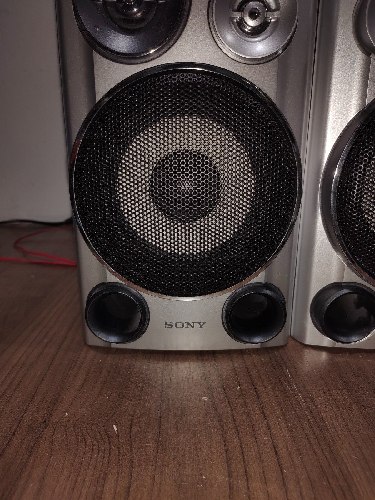 SONY model SS-CHPZ9 Bookshelf Stereo 3-Way Speakers - Silver