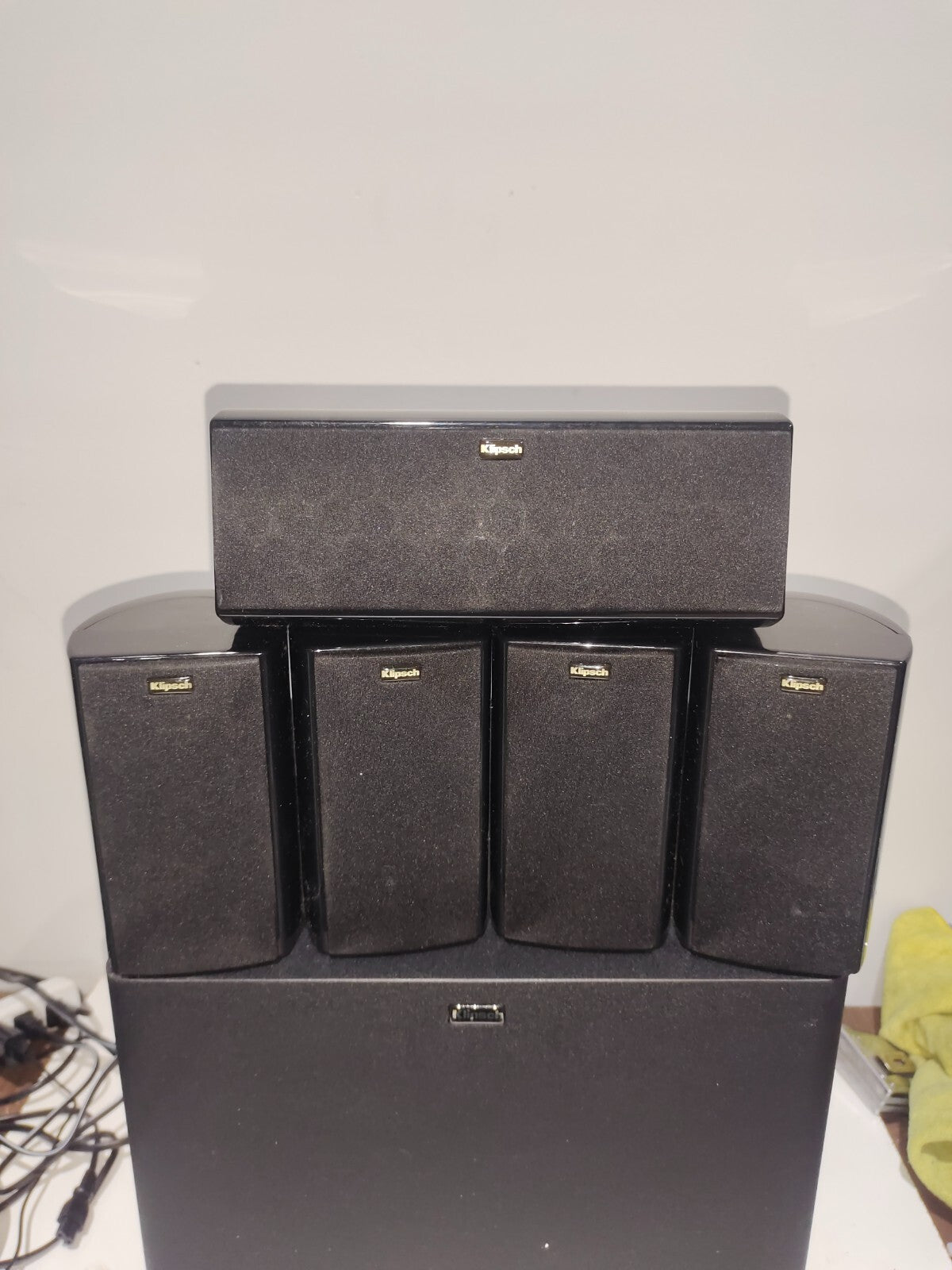 Klipsch Surround System HD Theatre 600 - SUB-8 II - With 5 Speakers FOR PARTS