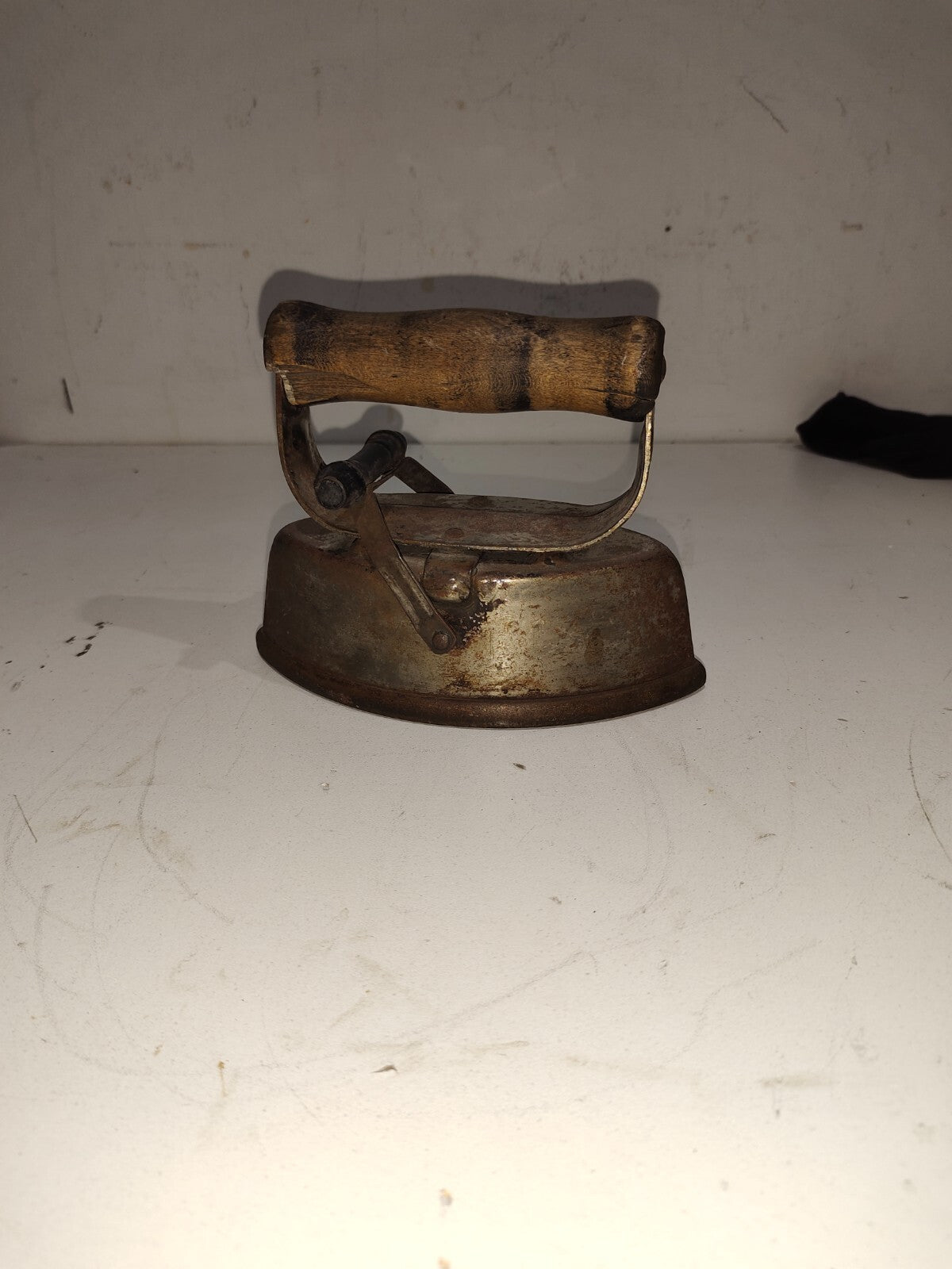 Antique Vintage Cast Iron Asbestos Wood Handle