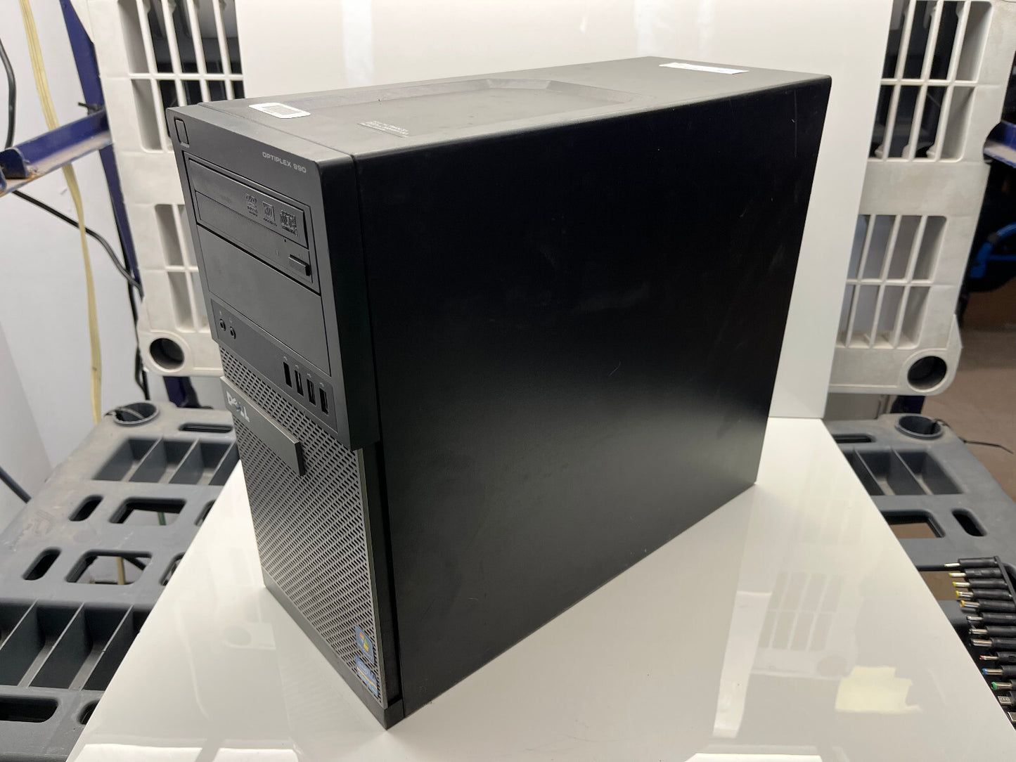 Dell Optiplex 990 i5 2400 @ 3.10 GHz Radeon HD6350 2GB RAM 500GB HDD Windows 10