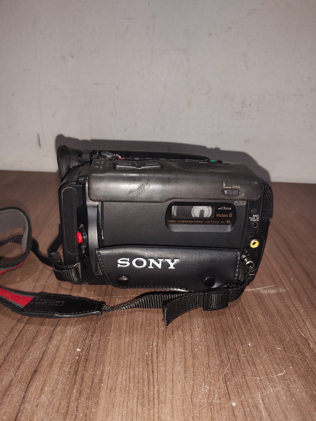 Sony CCD-TR55E Video Camera Recorder - Camcorder