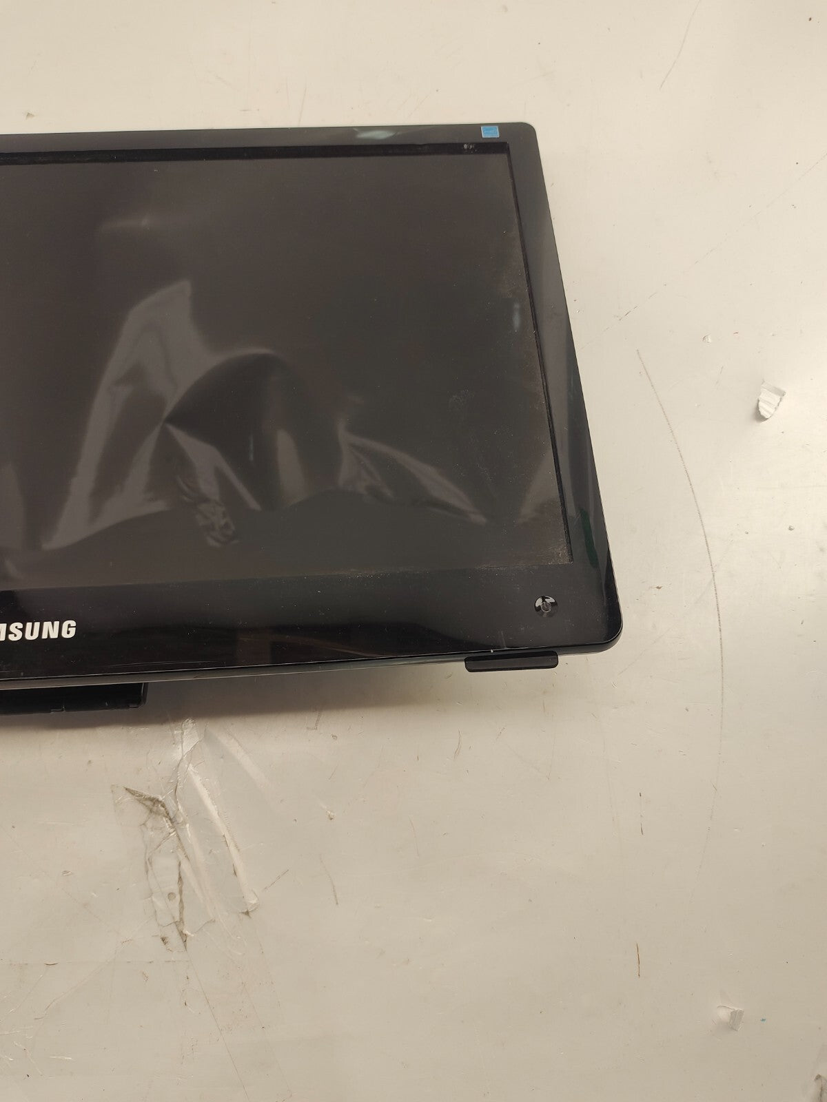 Samsung SyncMaster LD220 21.5" Monitor