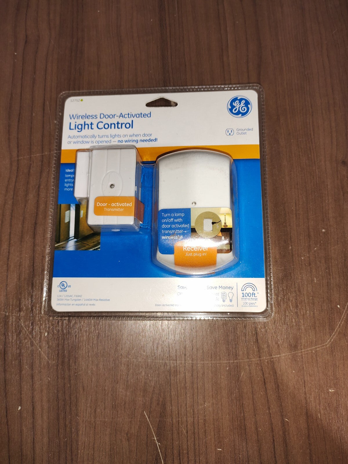GE Wireless Door-activated Light Control With Grounded Outlet