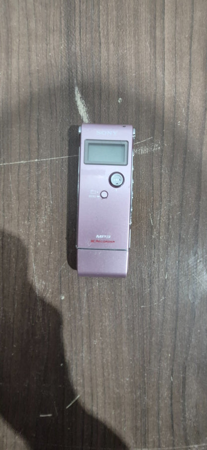 Sony ICD-UX70 Digital Voice Recorder MP3 Stereo Recording and Playback - Pink