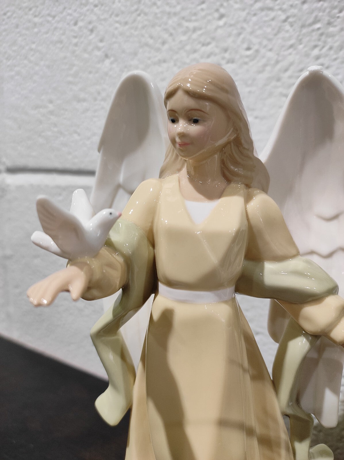 Hallmark Angel Figurine "SERENA"
