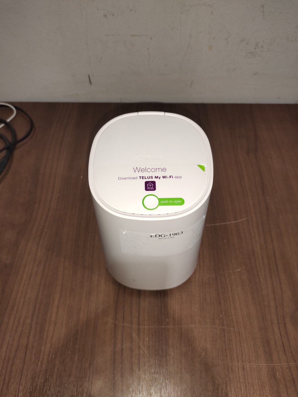 Telus White Router Telus PRV65B White Wi-Fi Hub Modem High-Performance – Rebound Centre