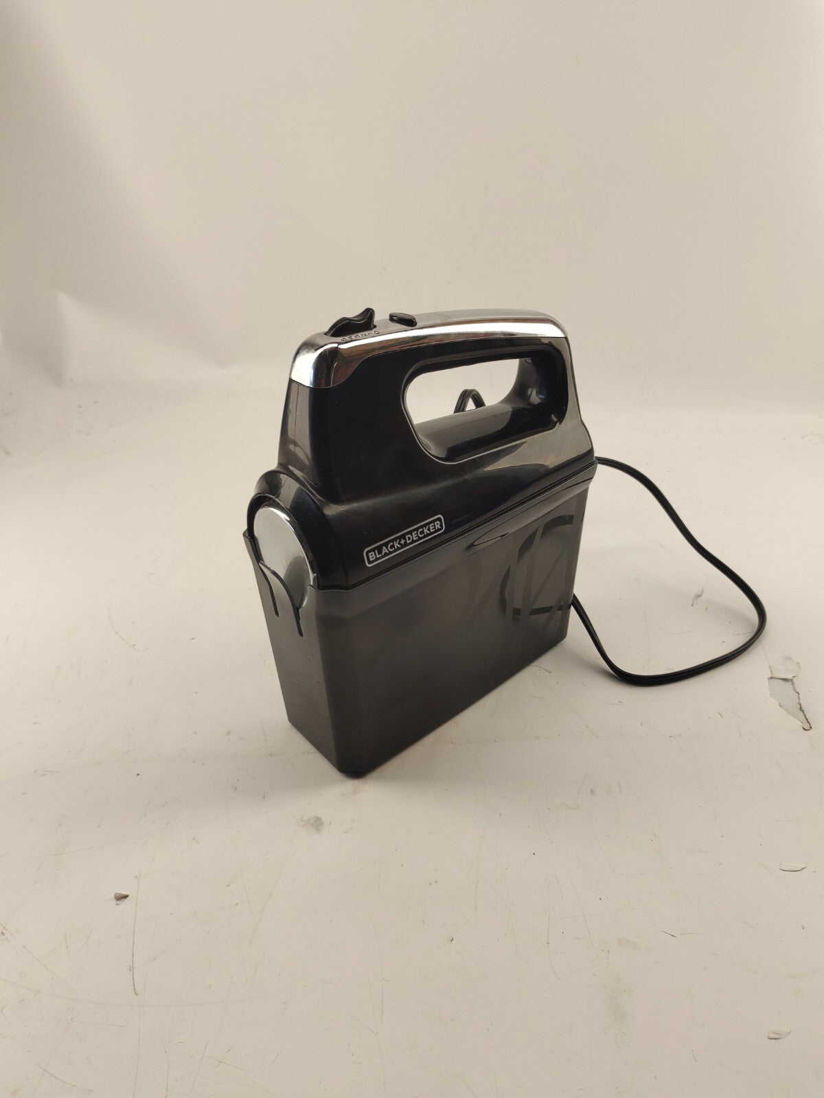 BLACK+DECKER Helix Performance Premium 5-Speed Hand Mixer