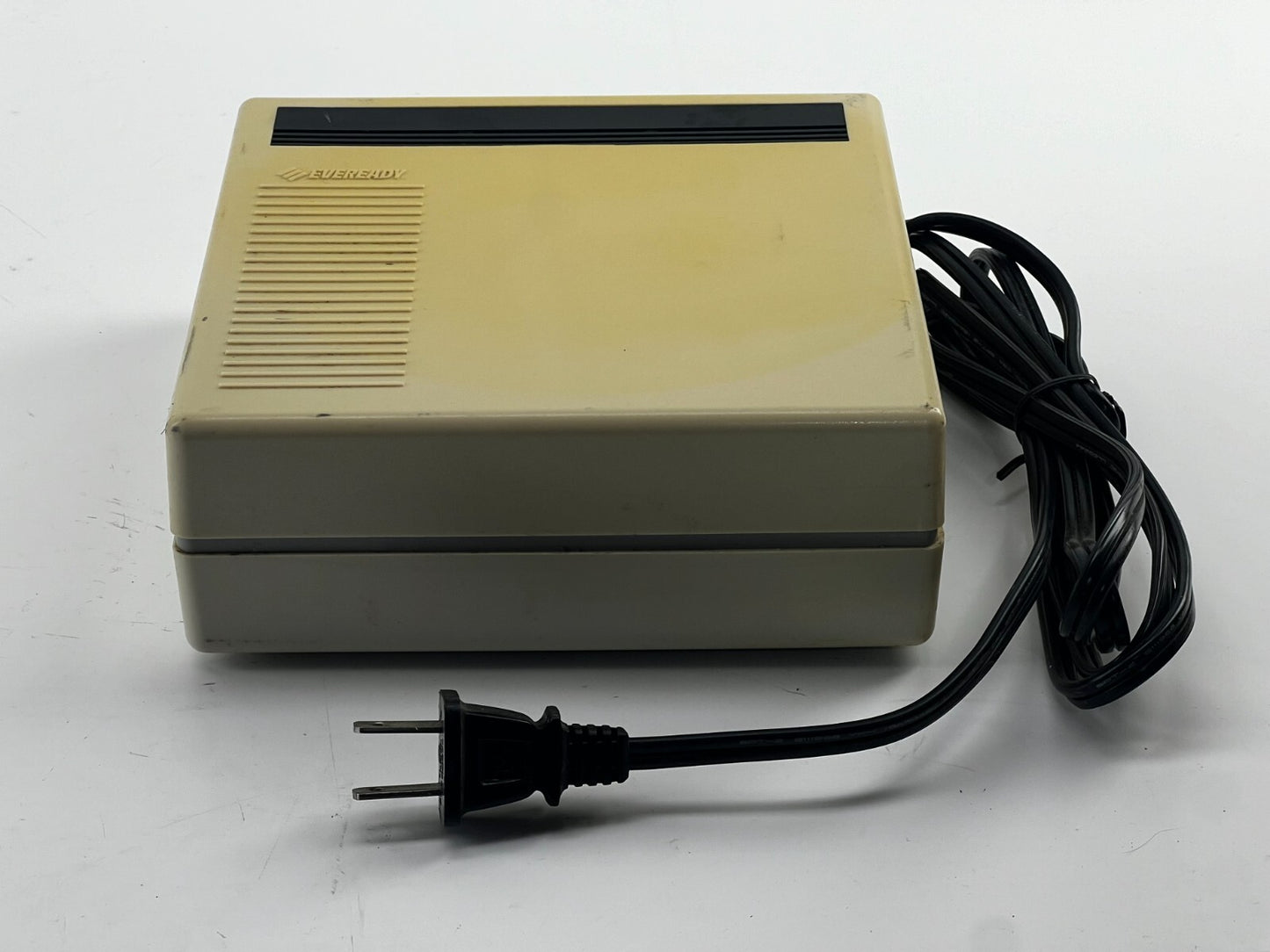 EVEREADY FCC4 Rechargeable Nickel-Cadmium Battery Charger