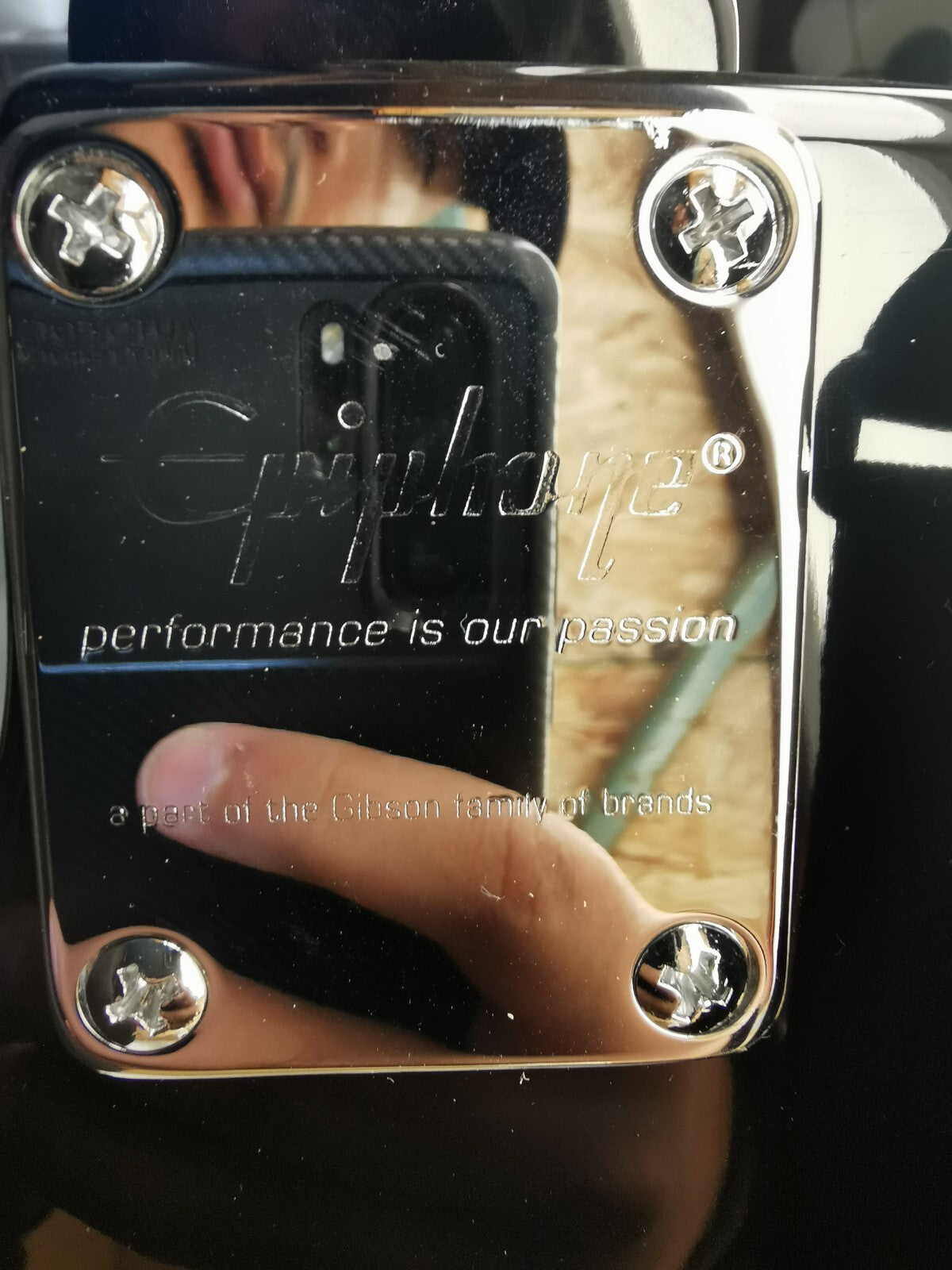 Authentic Guitar Epiphone Les Paul Junior