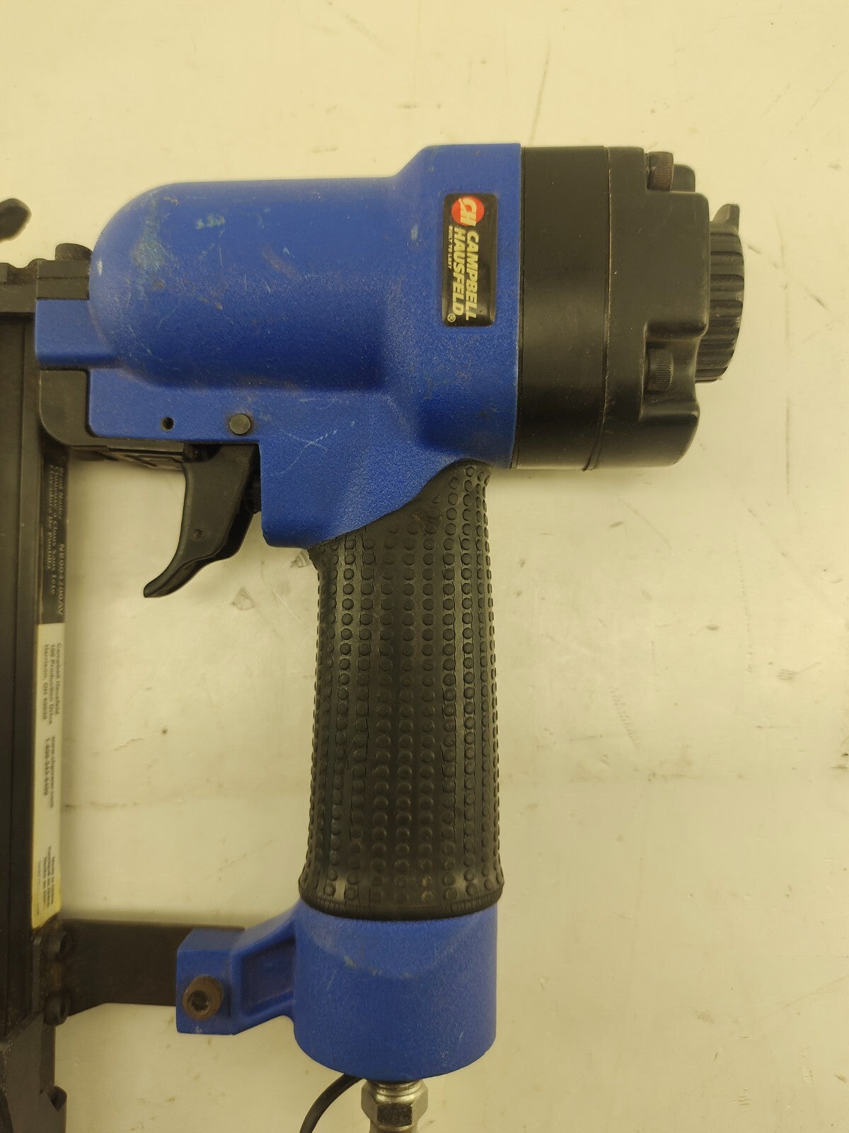 CAMPBELL HAUSFELD NB003008 Brad Nailer