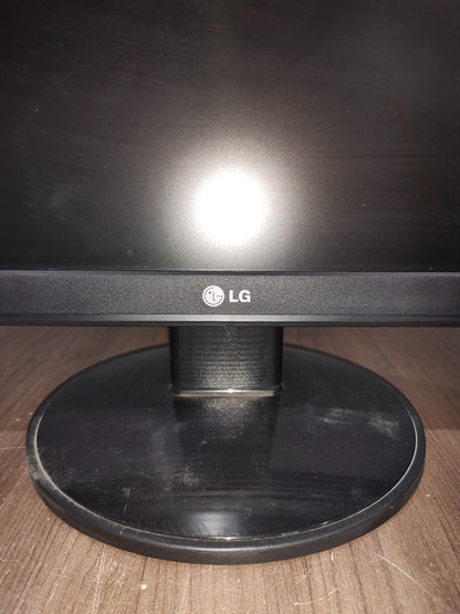 LG FLATRON W2242TQ-PF 22" LCD Monitor