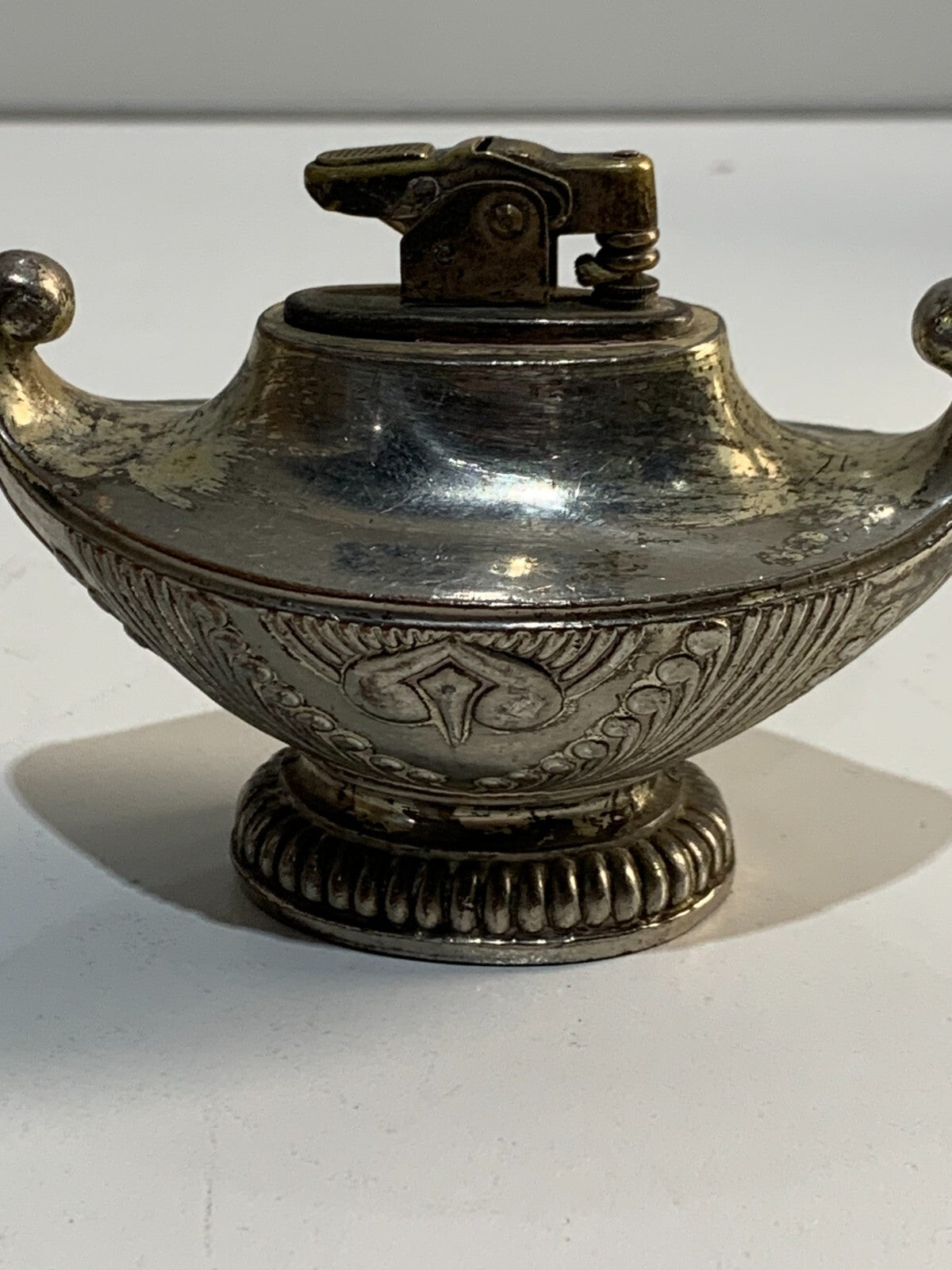 Vintage Aladdin Genie Lamp Style Tabletop Cigarette Lighter