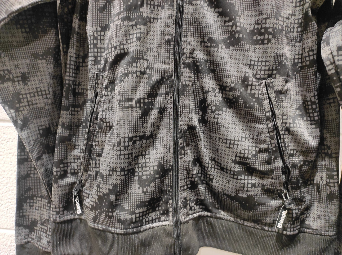 Bench Sweater Women's L Gray Full Zip Outdoors Running Casual Sweatshirt