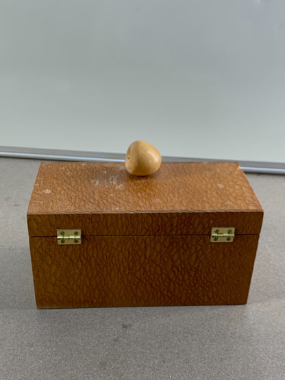 Wooden music box for trinkets