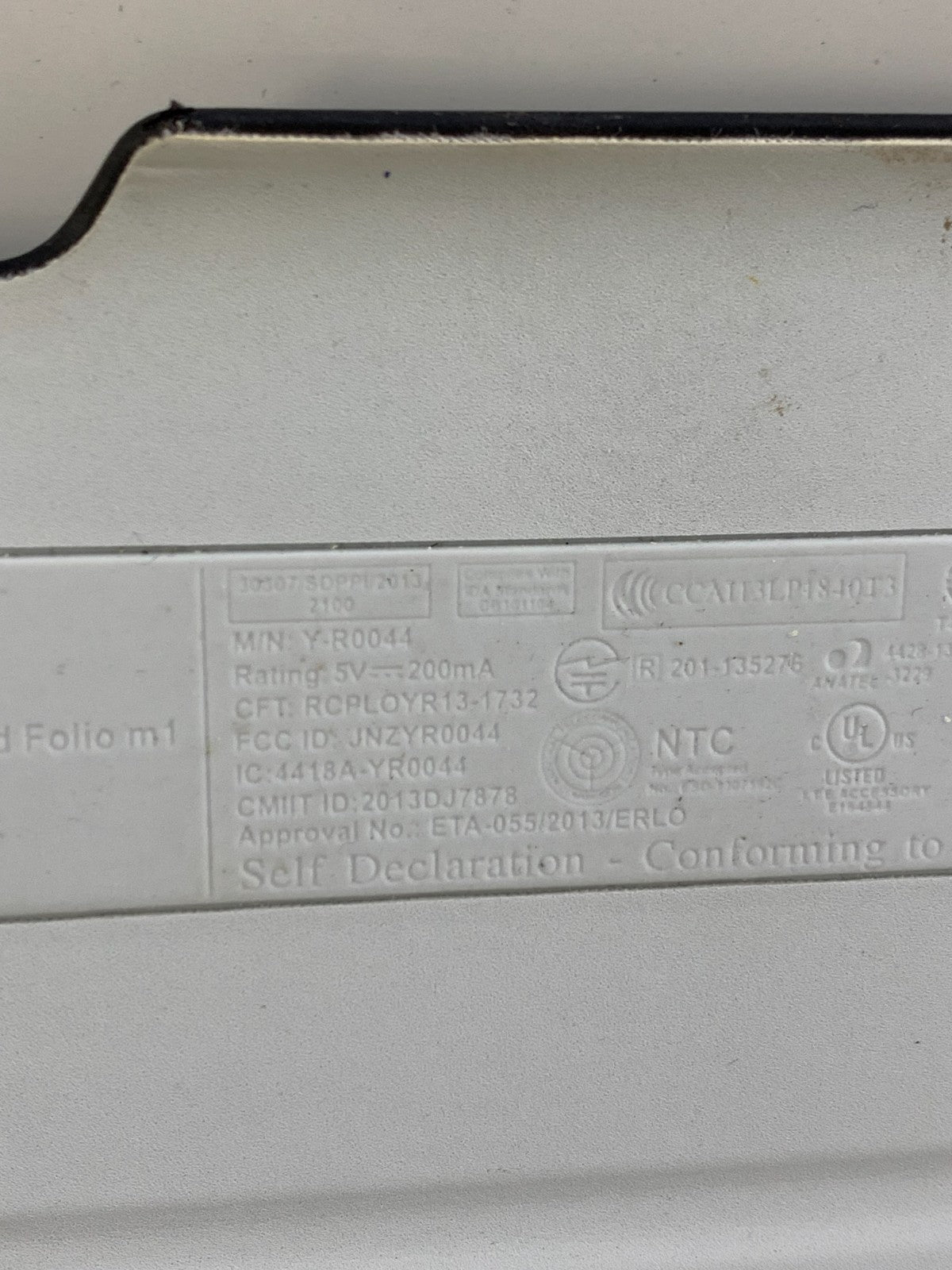 Logitech Y-R0044 Ultrathin Bluetooth Integrated Keyboard Folio ml for iPad Air