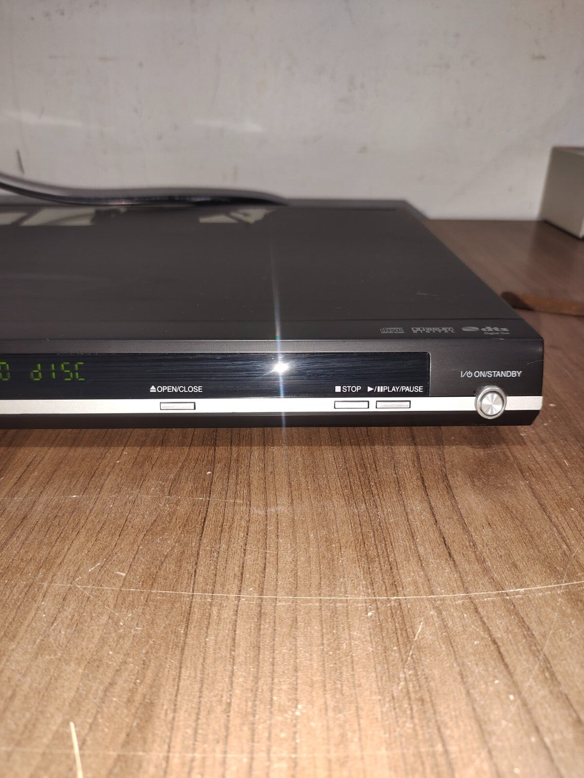 Toshiba SD-K770 Dolby Digital Multi-Zone Digital Cinema Progressive DVD Player